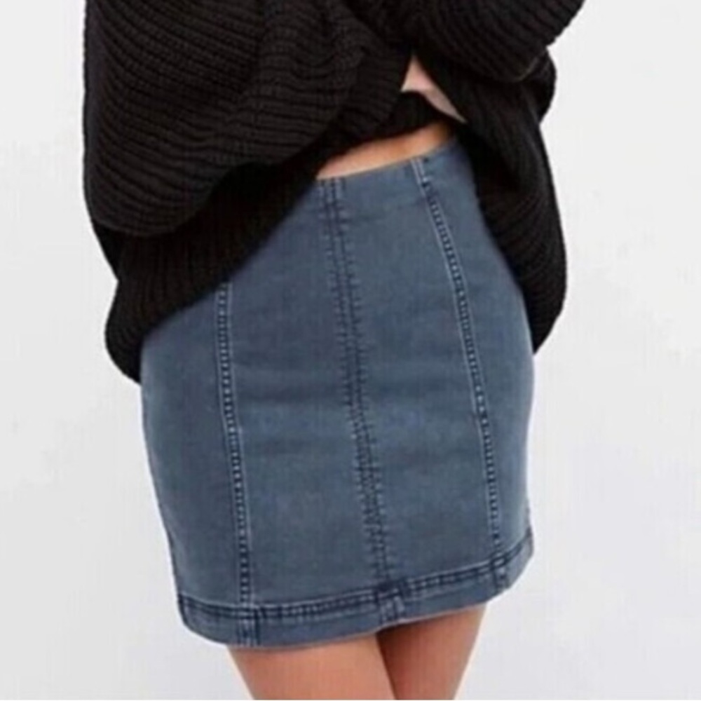 Free People Modern Femme Denim Mini Skirt Size 6 Blue High Rise